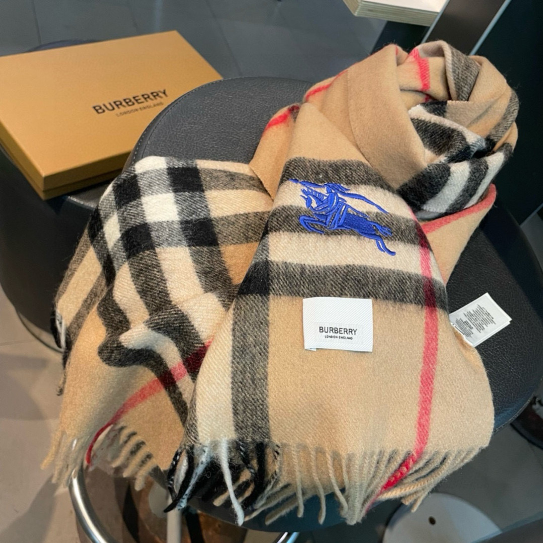 蓝马系列 ✨✨Burberry · 巴宝莉双面围巾❗好看的要疯掉了，太有型太有魅力了❗❗非常斯文时尚的秋