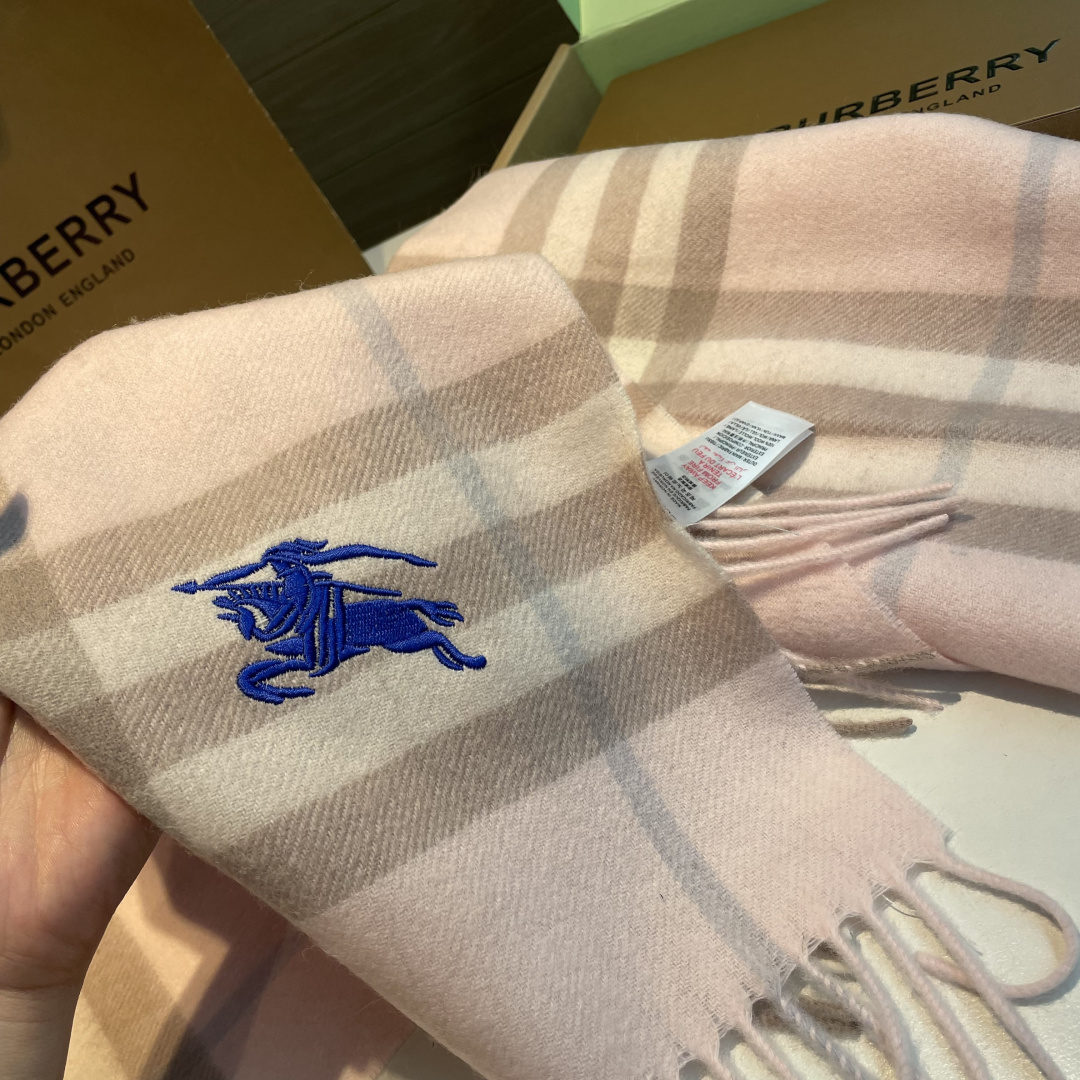 蓝马系列 ✨✨Burberry · 巴宝莉双面围巾❗好看的要疯掉了，太有型太有魅力了❗❗非常斯文时尚的秋
