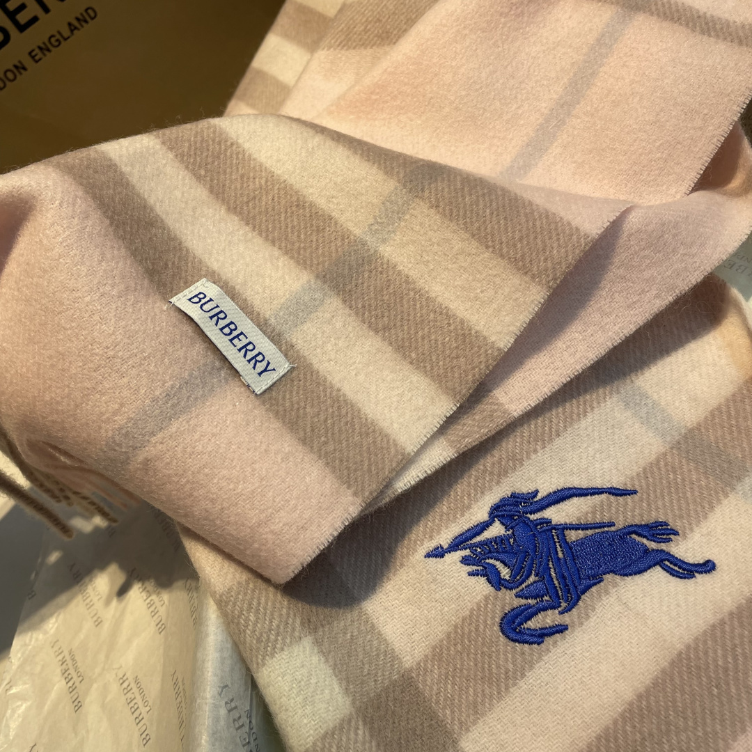 蓝马系列 ✨✨Burberry · 巴宝莉双面围巾❗好看的要疯掉了，太有型太有魅力了❗❗非常斯文时尚的秋