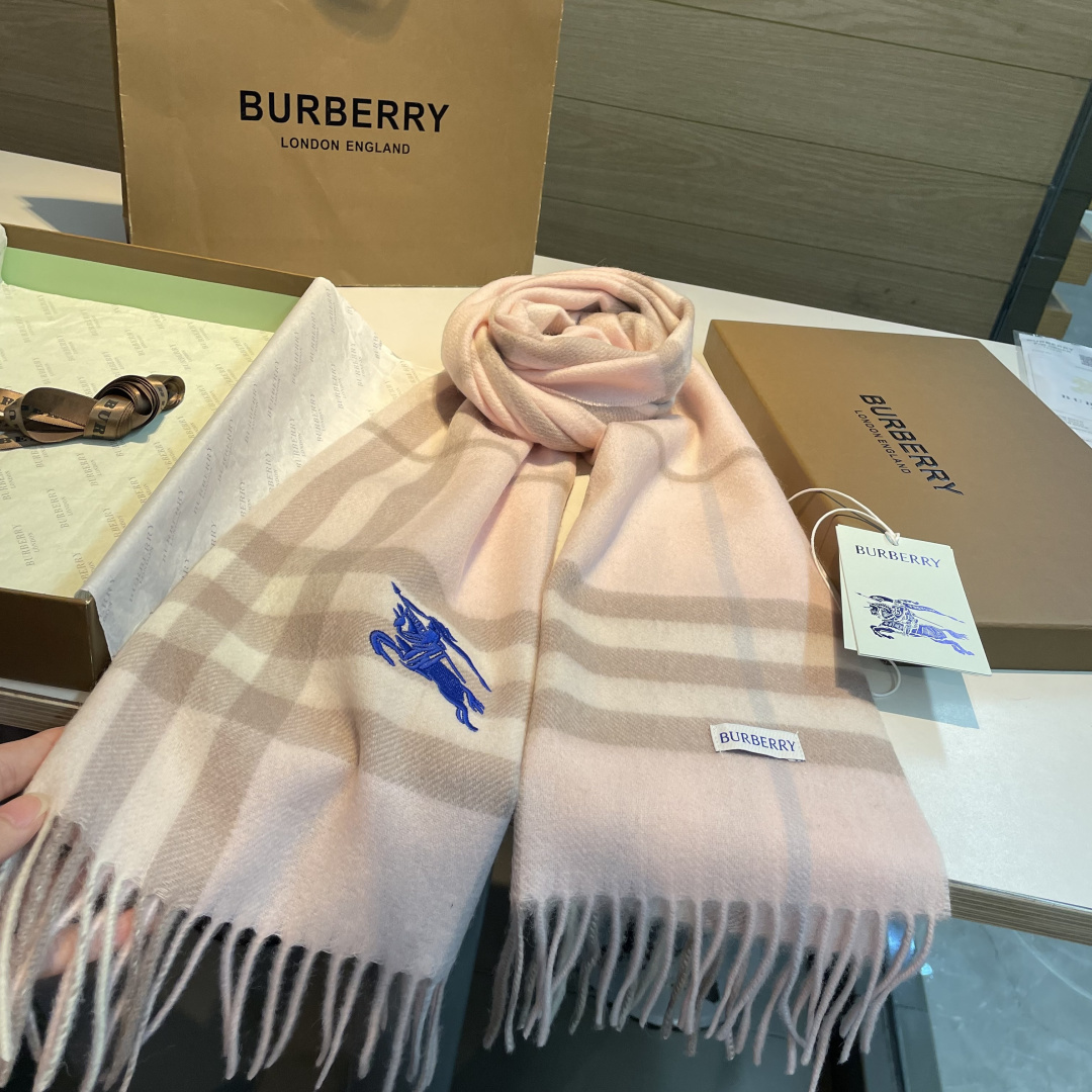 蓝马系列 ✨✨Burberry · 巴宝莉双面围巾❗好看的要疯掉了，太有型太有魅力了❗❗非常斯文时尚的秋