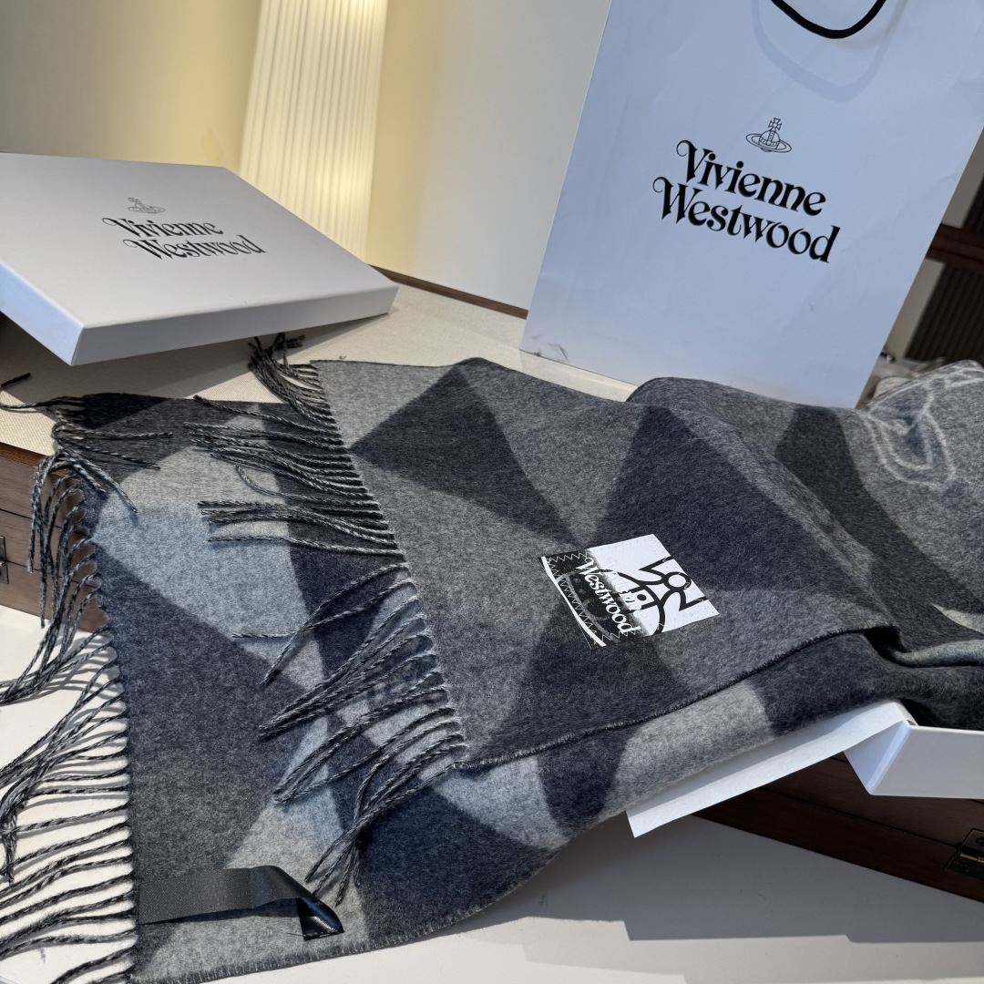 𝐕𝐢𝐯𝐢𝐞𝐧𝐧𝐞 𝐖𝐞𝐬𝐭𝐰𝐨𝐨𝐝🪐✨经典大土星围巾 vivienne westwood西太后土星 英国
