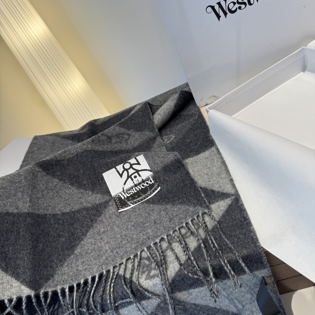 𝐕𝐢𝐯𝐢𝐞𝐧𝐧𝐞 𝐖𝐞𝐬𝐭𝐰𝐨𝐨𝐝🪐✨经典大土星围巾 vivienne westwood西太后土星 英国