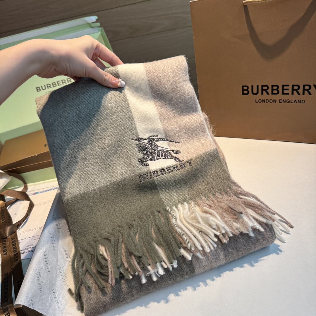 🆕Burberry ·巴宝莉战马披肩💗❗️大B家新品围巾披肩‮磅重‬来了❗️bur原单殿堂‮皇级‬室最新