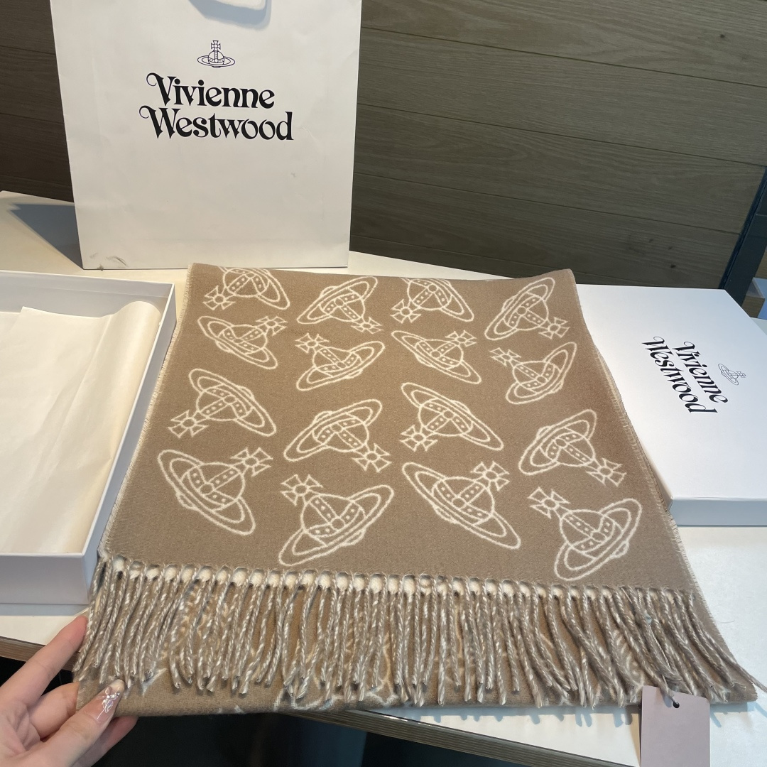 VivienneWestwood土星围巾，采用羊毛混纺材质，柔软又保暖，秋冬必备!经典土星提花+流苏设计