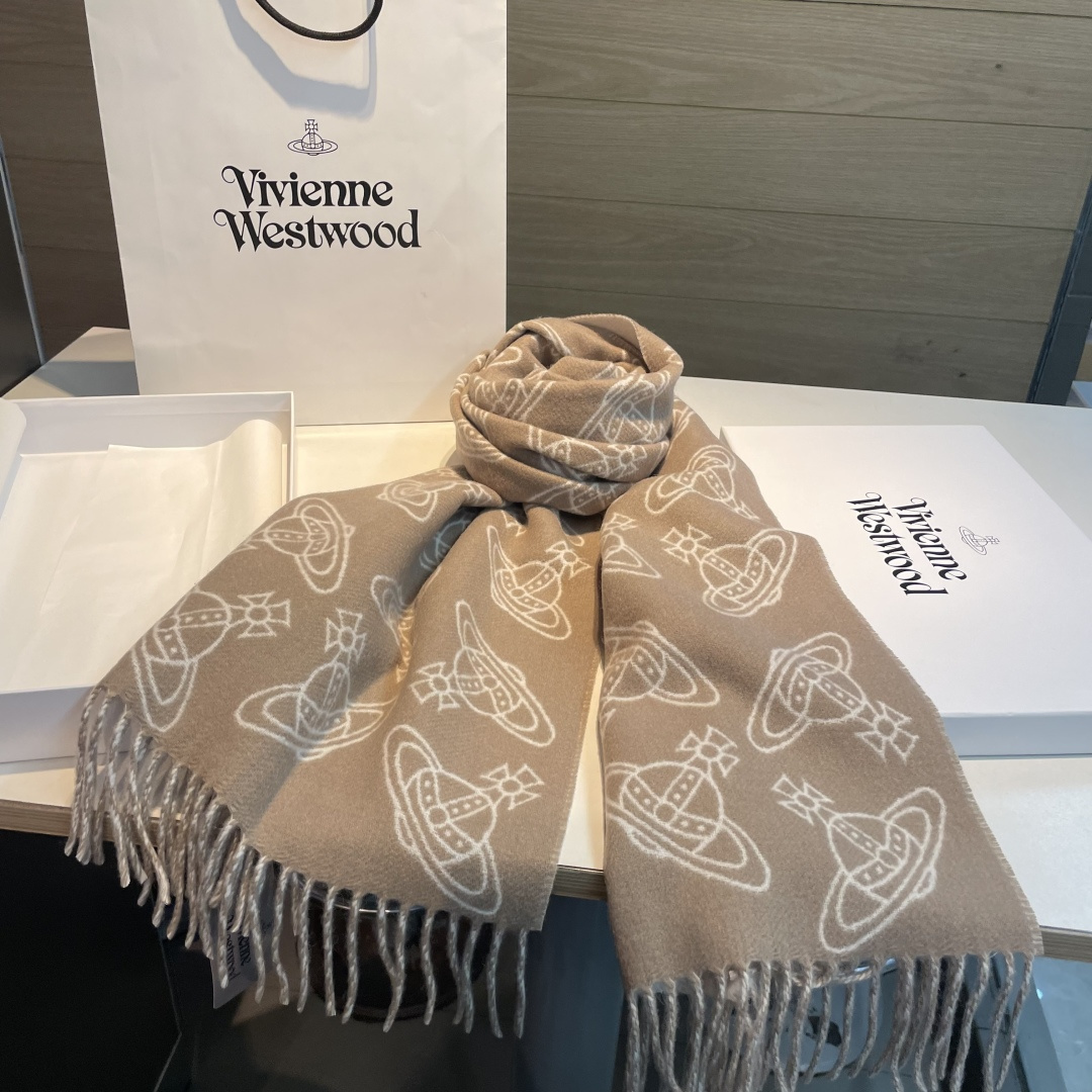 VivienneWestwood土星围巾，采用羊毛混纺材质，柔软又保暖，秋冬必备!经典土星提花+流苏设计
