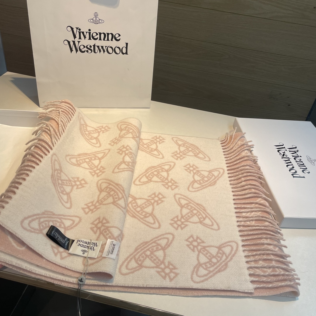 VivienneWestwood土星围巾，采用羊毛混纺材质，柔软又保暖，秋冬必备!经典土星提花+流苏设计