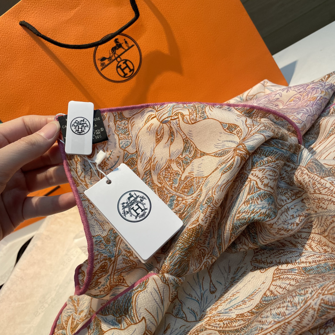 巴勒莫植物园丝巾名称：All‘Orto Botanico di Palermo中文名称：巴勒莫植物园设计