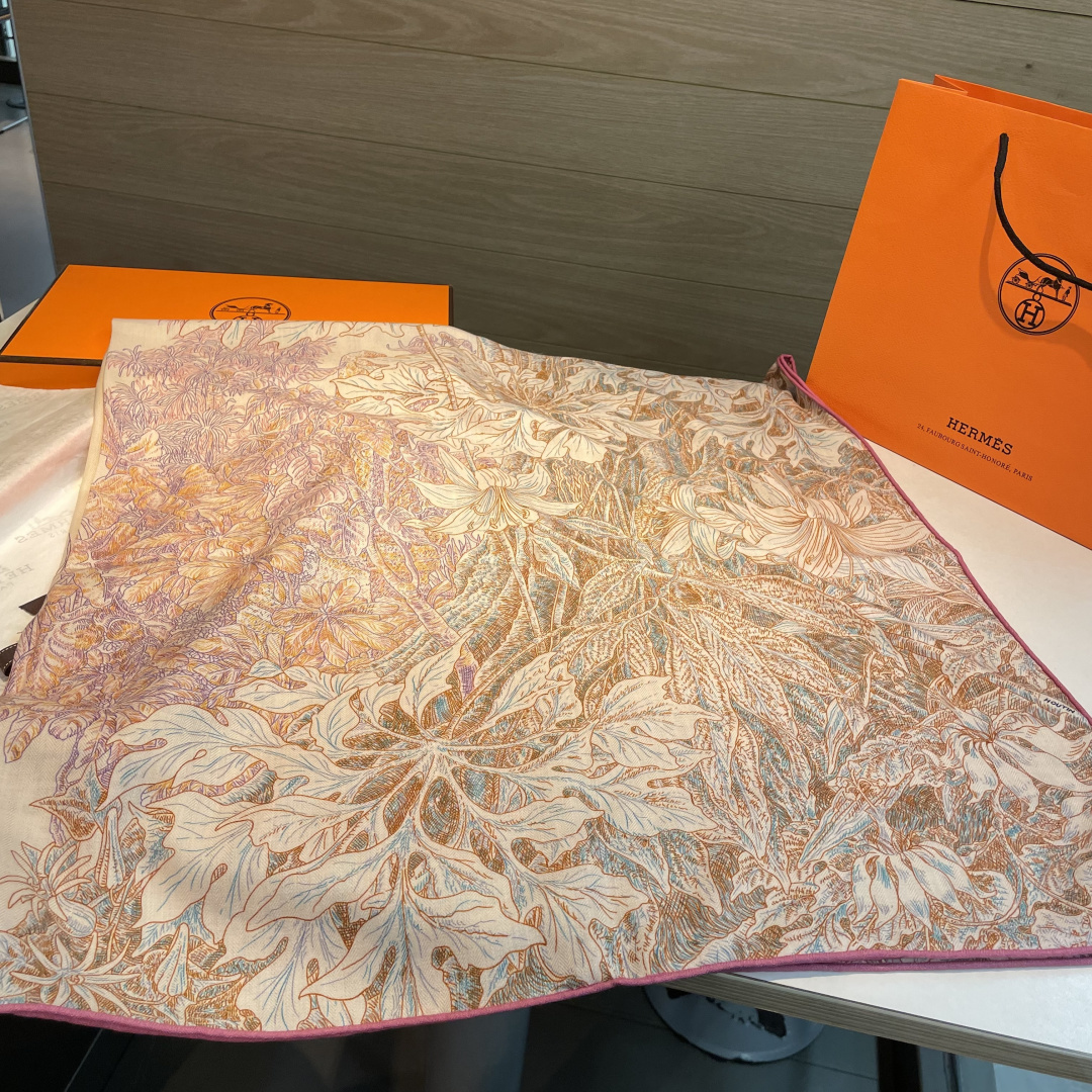 巴勒莫植物园丝巾名称：All‘Orto Botanico di Palermo中文名称：巴勒莫植物园设计