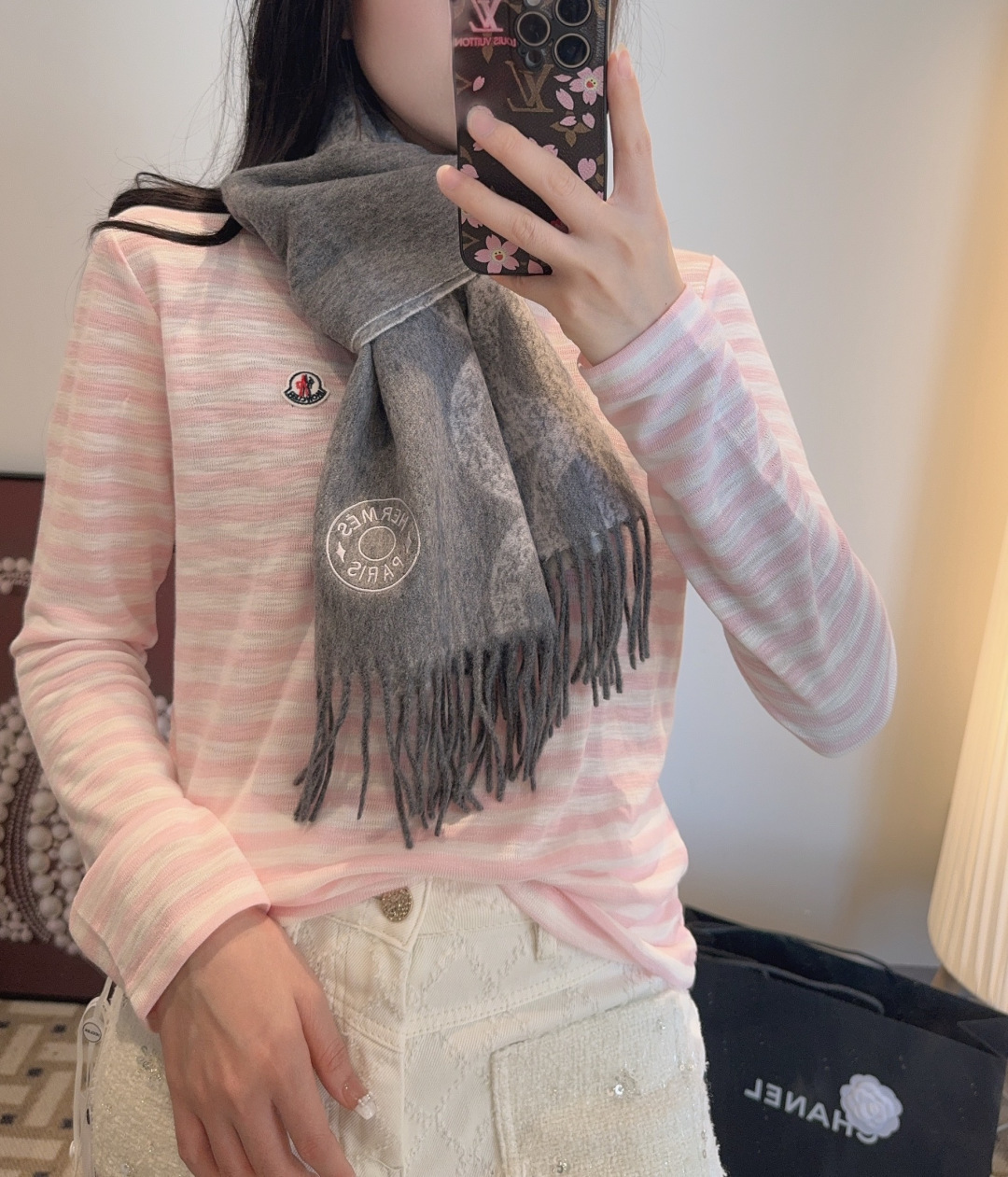 ✨✨爱马仕双面围巾❗好看的要疯掉了，太有型太有魅力了❗❗非常斯文时尚的秋冬单品！真的很喜欢，非常Clas