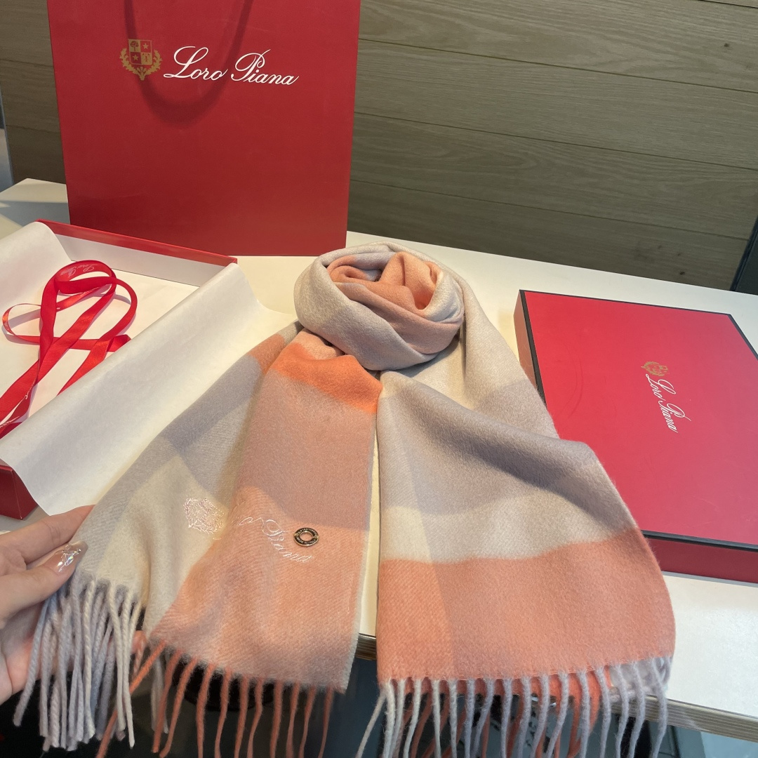 🆕Loro Piana · 诺悠翩雅【贸易公司尾单，极品山羊绒围巾披肩】送人自留都太高大上了😍重磅上新，