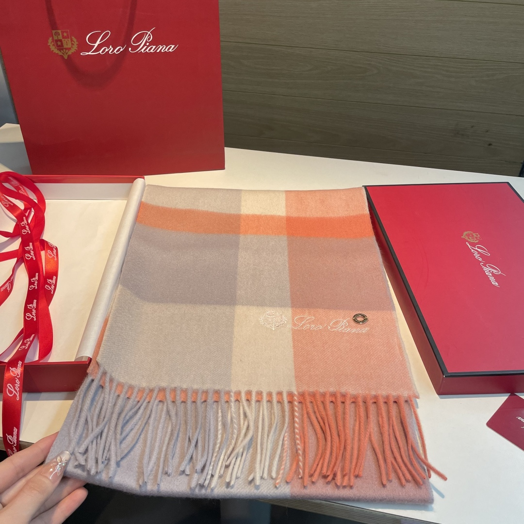 🆕Loro Piana · 诺悠翩雅【贸易公司尾单，极品山羊绒围巾披肩】送人自留都太高大上了😍重磅上新，