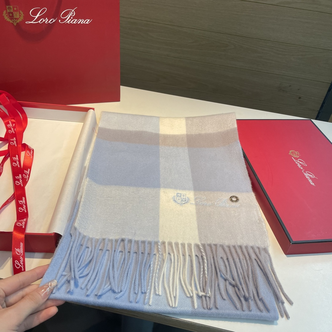 🆕Loro Piana · 诺悠翩雅【贸易公司尾单，极品山羊绒围巾披肩】送人自留都太高大上了😍重磅上新，