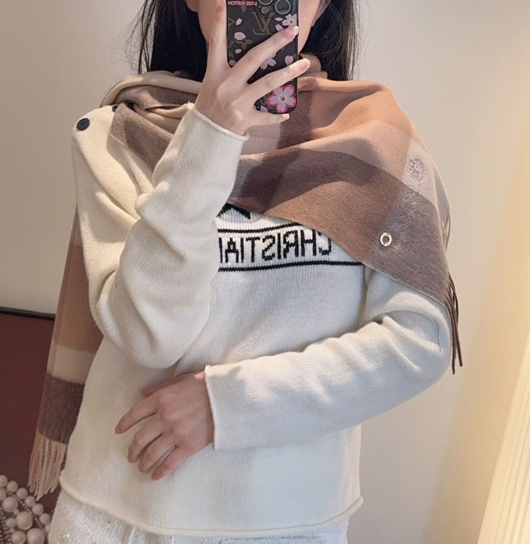 🆕Loro Piana · 诺悠翩雅【贸易公司尾单，极品山羊绒围巾披肩】送人自留都太高大上了😍重磅上新，