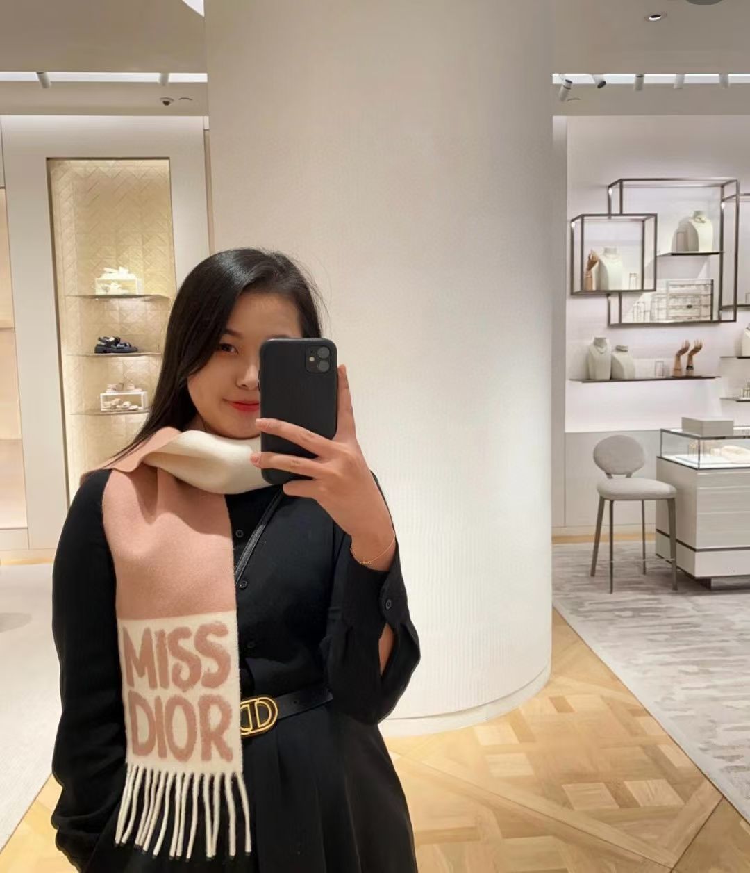 𝐃𝐈𝐎𝐑 •25🆕『Miss Dior 』最新！Miss Dior Graffiti系列新品，醒目Log