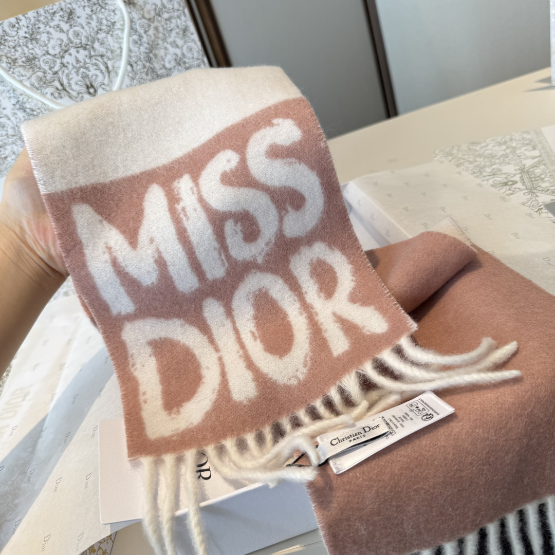𝐃𝐈𝐎𝐑 •25🆕『Miss Dior 』最新！Miss Dior Graffiti系列新品，醒目Log