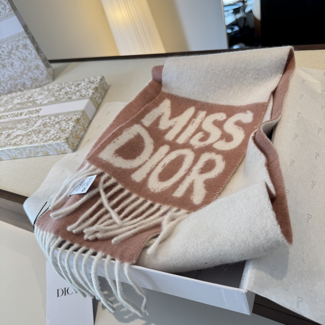 𝐃𝐈𝐎𝐑 •25🆕『Miss Dior 』最新！Miss Dior Graffiti系列新品，醒目Log