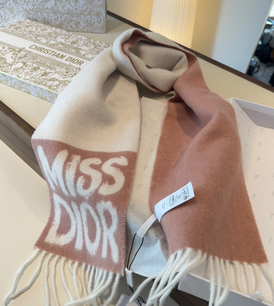 𝐃𝐈𝐎𝐑 •25🆕『Miss Dior 』最新！Miss Dior Graffiti系列新品，醒目Log