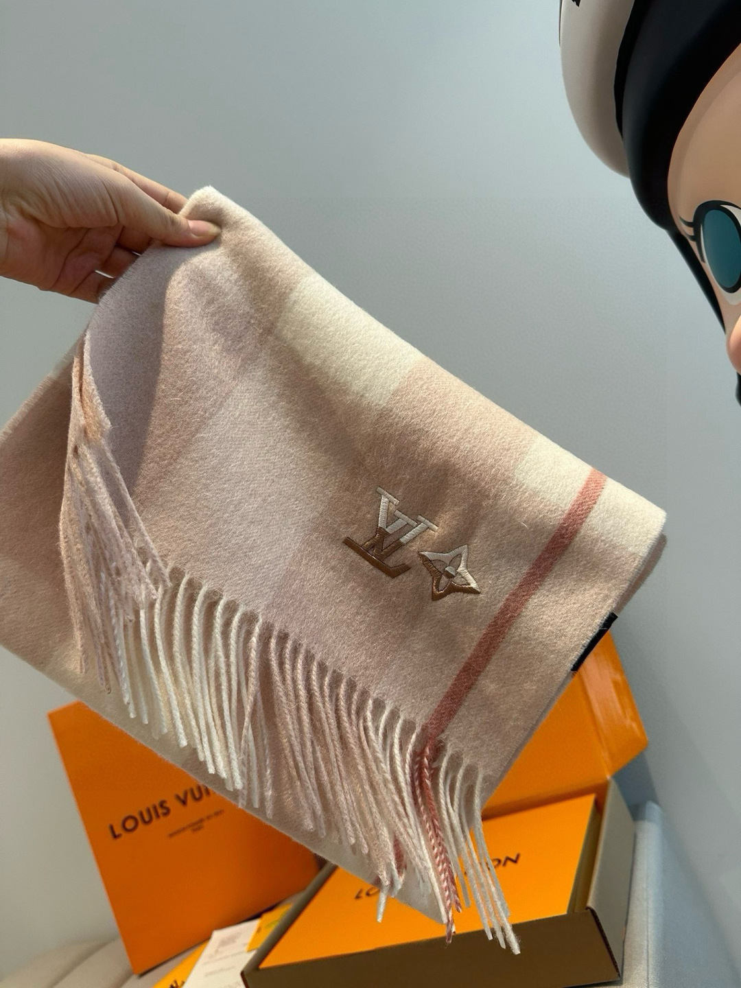 【▪️家属福利来了！！Lv 高端重磅男士围巾！】怒赞推荐，激动~！！下手绝对要快，同步专柜，最高端的男士