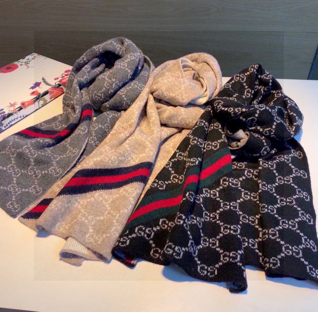 Gucci · 古奇经典羊绒围巾❗来个硬货.麻溜的安排上.纯正出口❗原订单已经交货一批，其中一批刚过海关