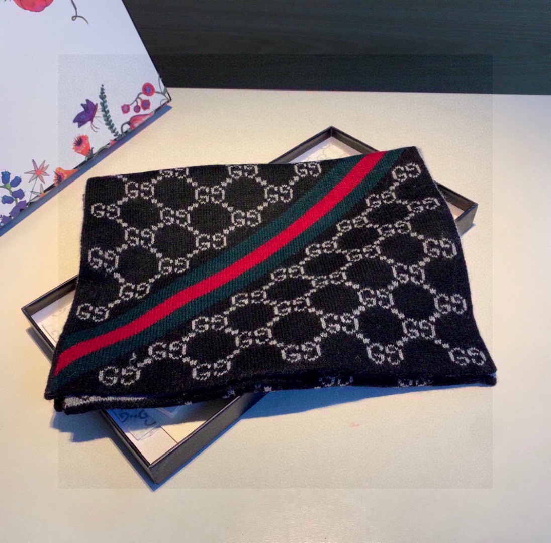 Gucci · 古奇经典羊绒围巾❗来个硬货.麻溜的安排上.纯正出口❗原订单已经交货一批，其中一批刚过海关