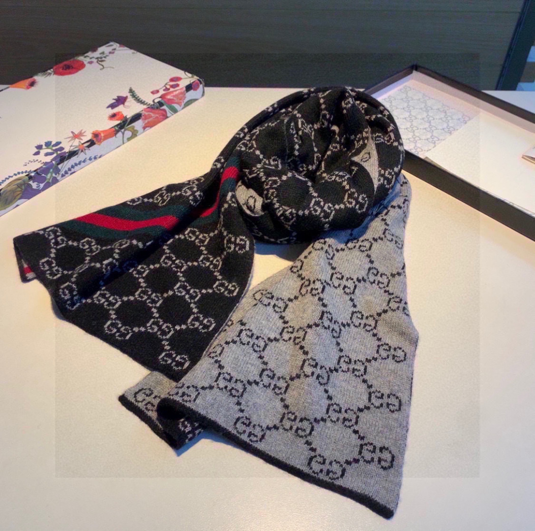 Gucci · 古奇经典羊绒围巾❗来个硬货.麻溜的安排上.纯正出口❗原订单已经交货一批，其中一批刚过海关