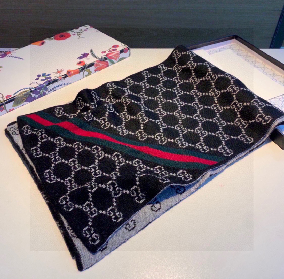 Gucci · 古奇经典羊绒围巾❗来个硬货.麻溜的安排上.纯正出口❗原订单已经交货一批，其中一批刚过海关