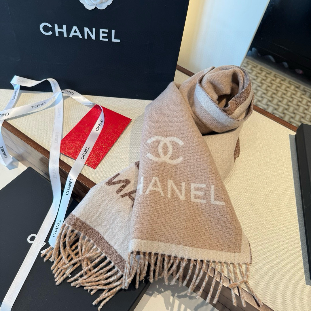 小香专柜最新款💨火爆来袭💥🎊顶级双层色织工艺。此工艺只有纯正代工厂才有的工艺‼️专柜原版紫外线加热感应双