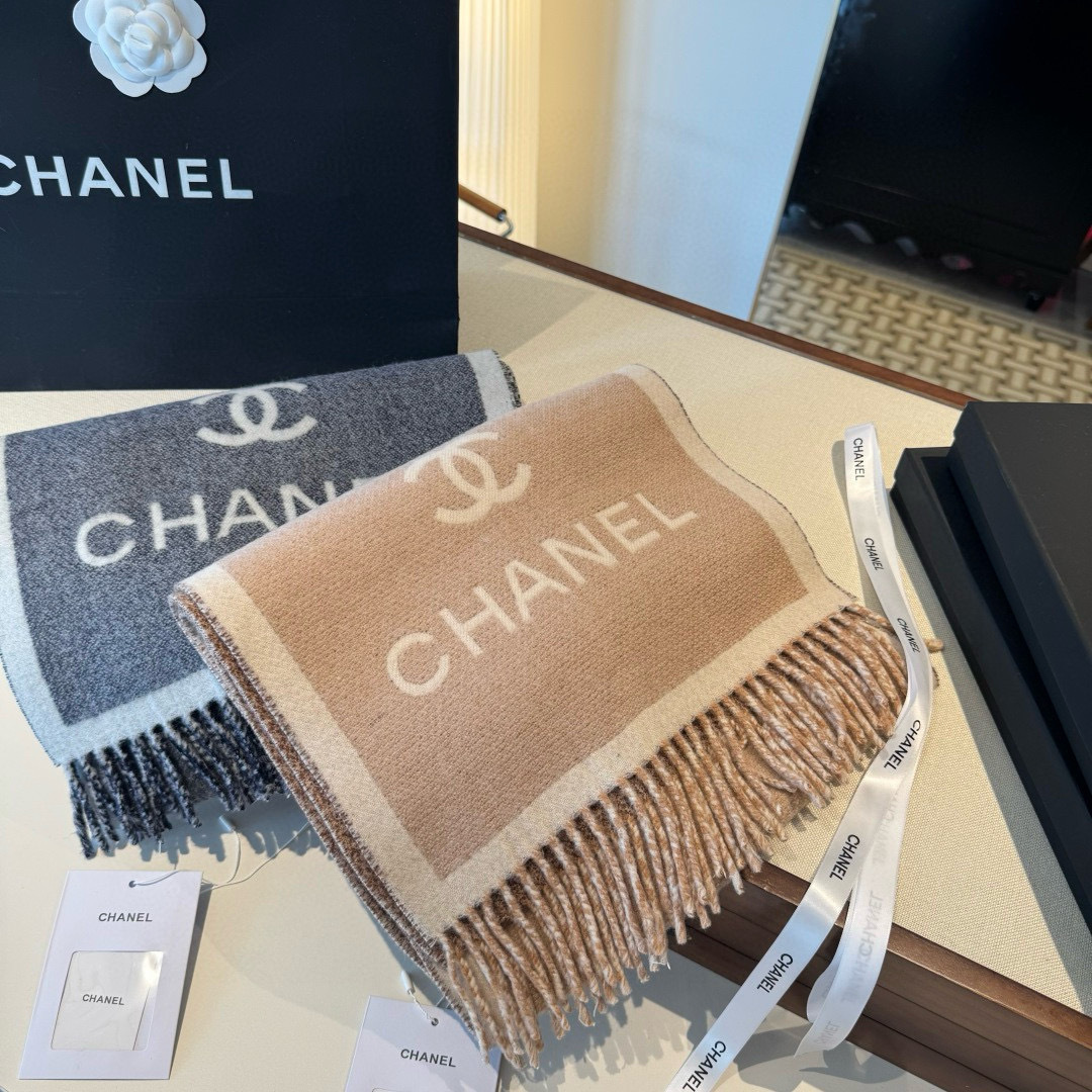 小香专柜最新款💨火爆来袭💥🎊顶级双层色织工艺。此工艺只有纯正代工厂才有的工艺‼️专柜原版紫外线加热感应双