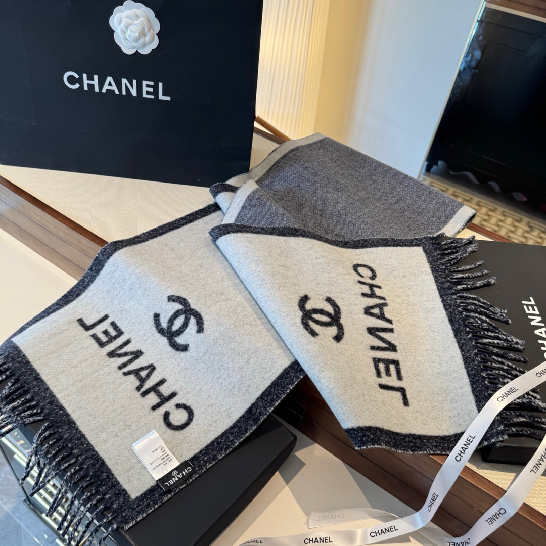 小香专柜最新款💨火爆来袭💥🎊顶级双层色织工艺。此工艺只有纯正代工厂才有的工艺‼️专柜原版紫外线加热感应双