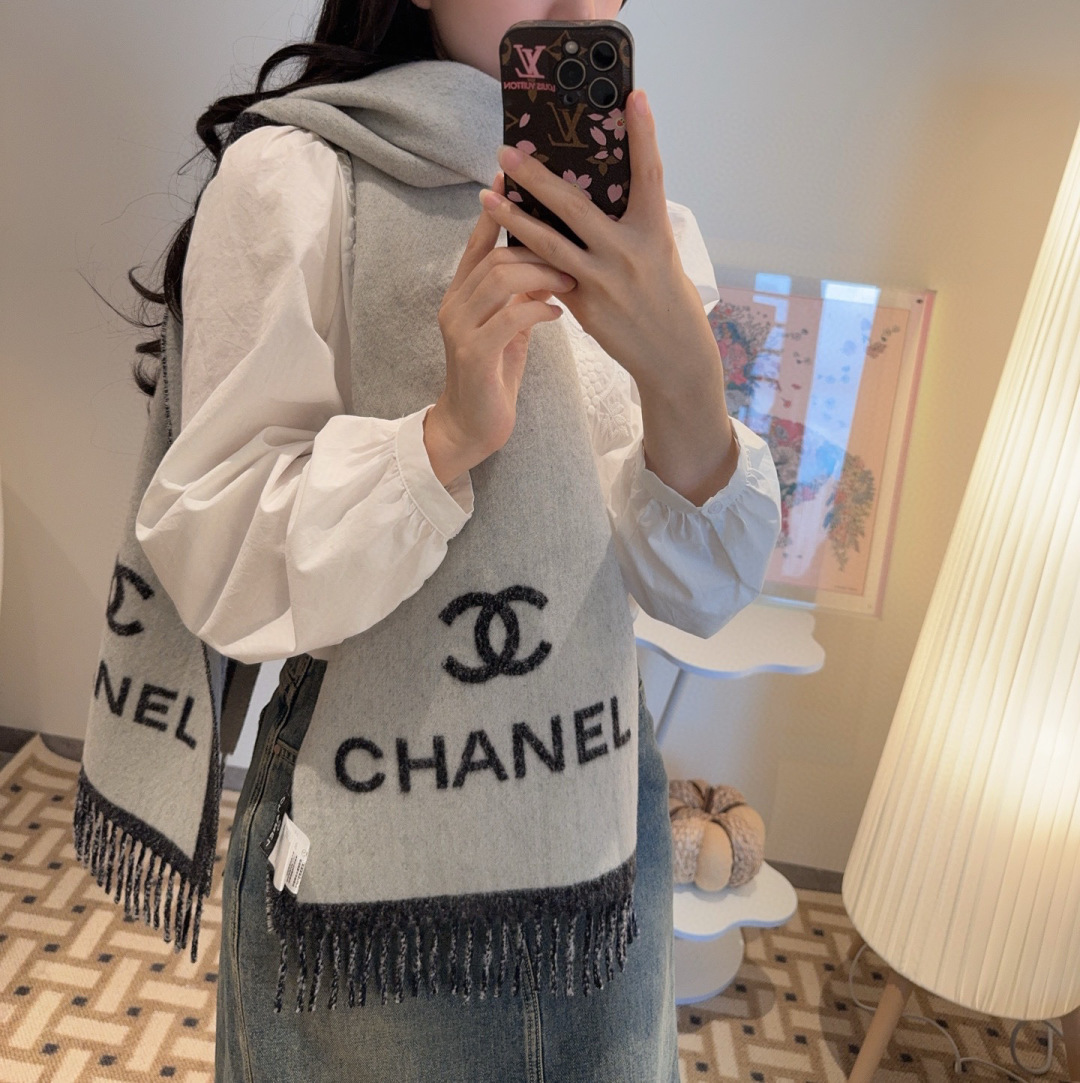 小香专柜最新款💨火爆来袭💥🎊顶级双层色织工艺。此工艺只有纯正代工厂才有的工艺‼️专柜原版紫外线加热感应双