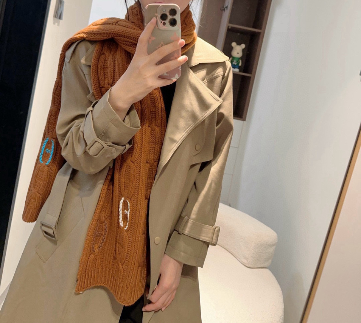 H家经典猪鼻子麻花围巾:经典款，可以搭配很多年，毫不夸张!叠搭裹头外披实用的时髦造型都可以驾驭!面料采用