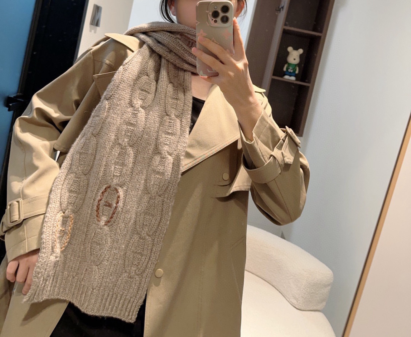 H家经典猪鼻子麻花围巾:经典款，可以搭配很多年，毫不夸张!叠搭裹头外披实用的时髦造型都可以驾驭!面料采用