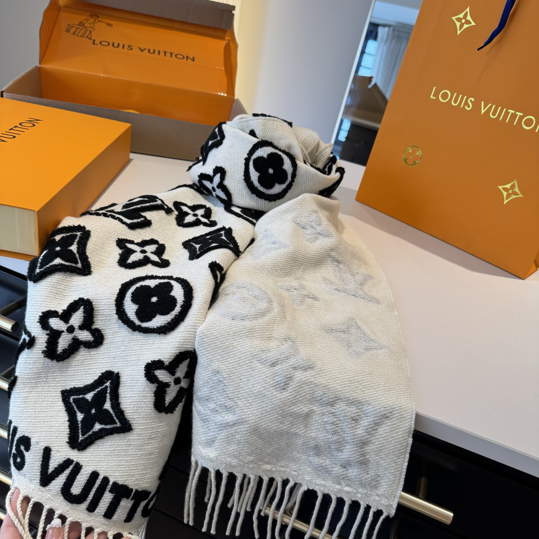 3D浮雕工艺 新 最新专柜同步上新 立体浮雕logo 超级拉风 厚实蓬松 原版原标 上身效果很好看 不分