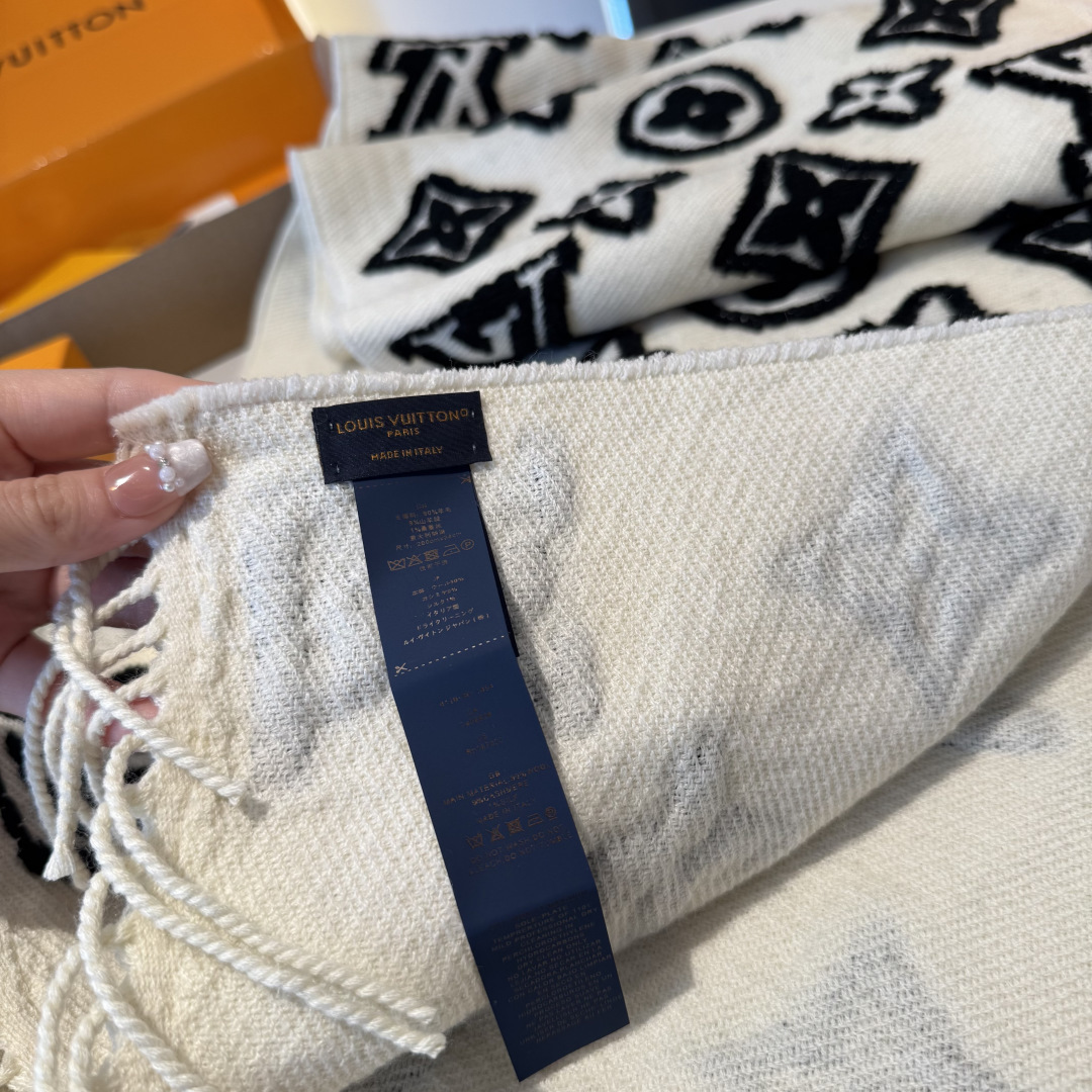 3D浮雕工艺 新 最新专柜同步上新 立体浮雕logo 超级拉风 厚实蓬松 原版原标 上身效果很好看 不分