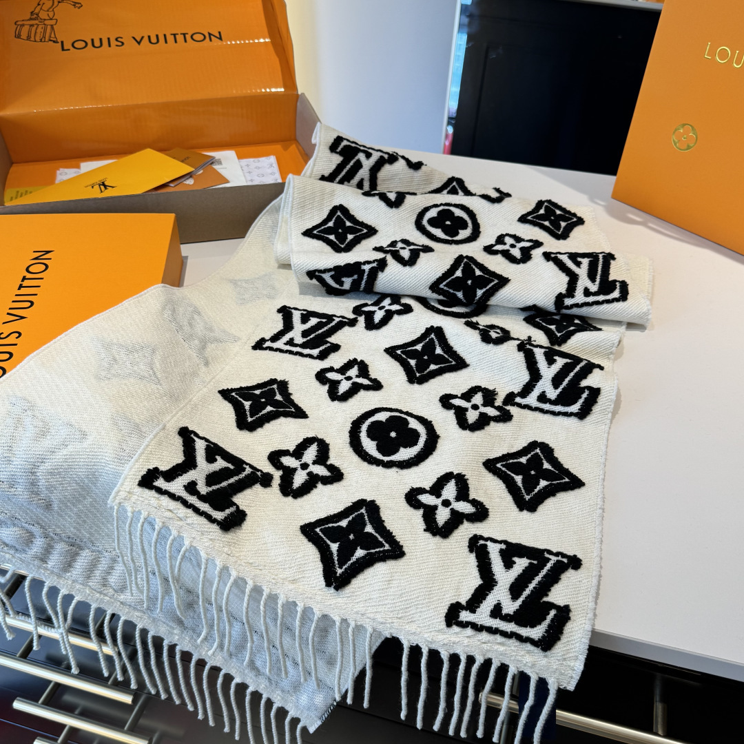 3D浮雕工艺 新 最新专柜同步上新 立体浮雕logo 超级拉风 厚实蓬松 原版原标 上身效果很好看 不分