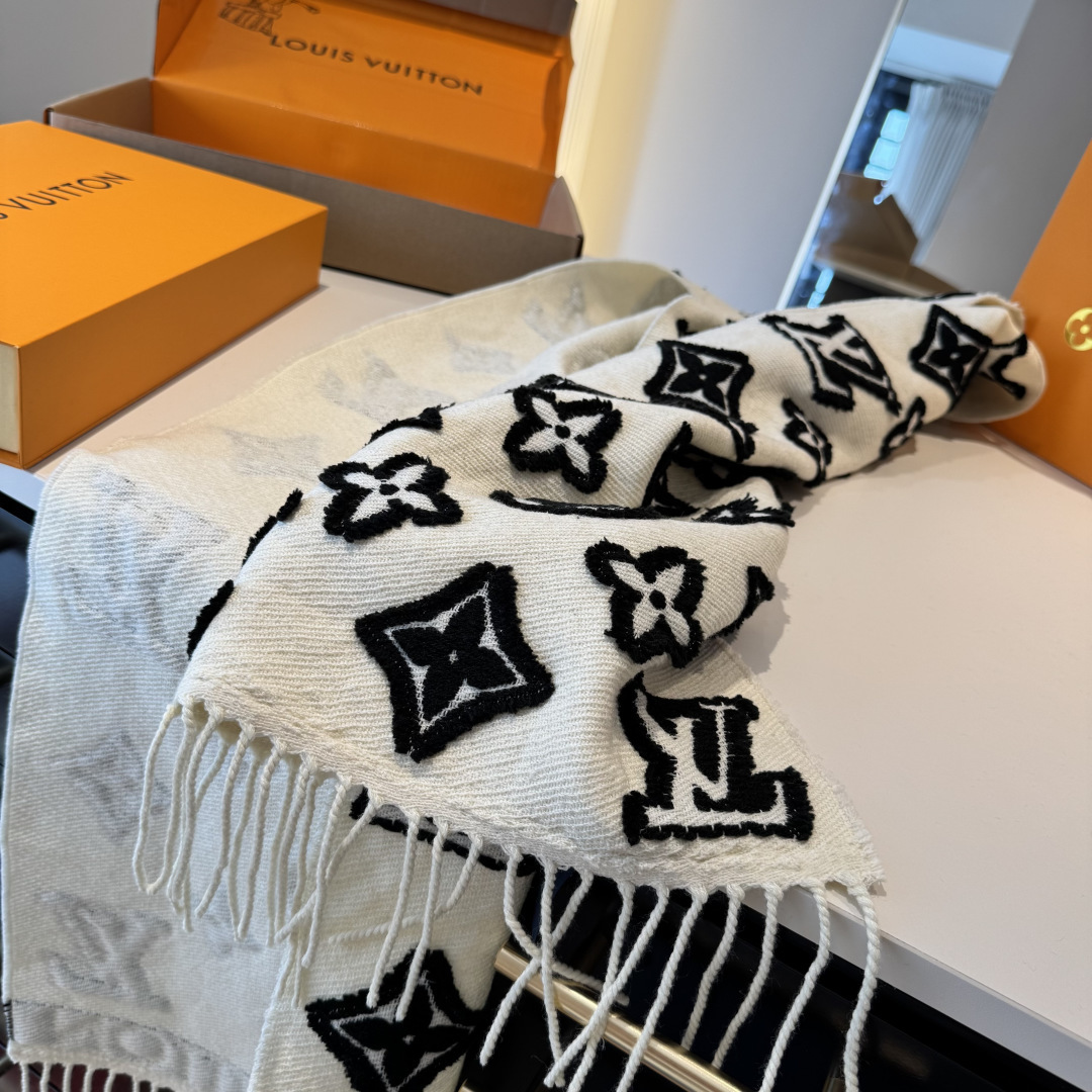 3D浮雕工艺 新 最新专柜同步上新 立体浮雕logo 超级拉风 厚实蓬松 原版原标 上身效果很好看 不分