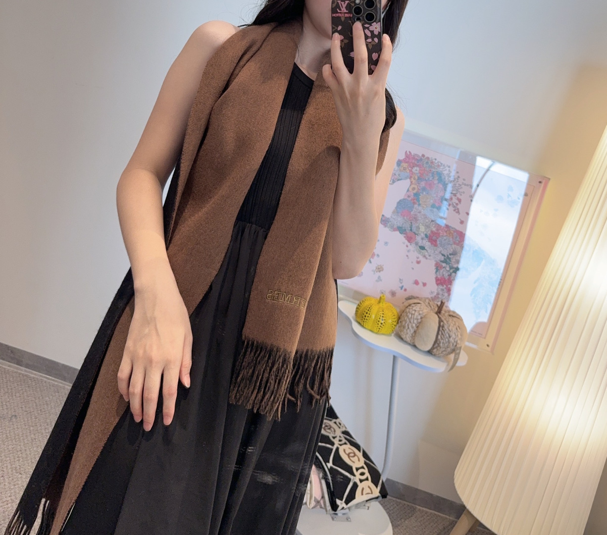 HERMFS【爱马仕】巴黎时装展双面羊绒围巾！采用蒙古高原细羊绒！手感满满地都是细腻的绒毛！这个价格绝对