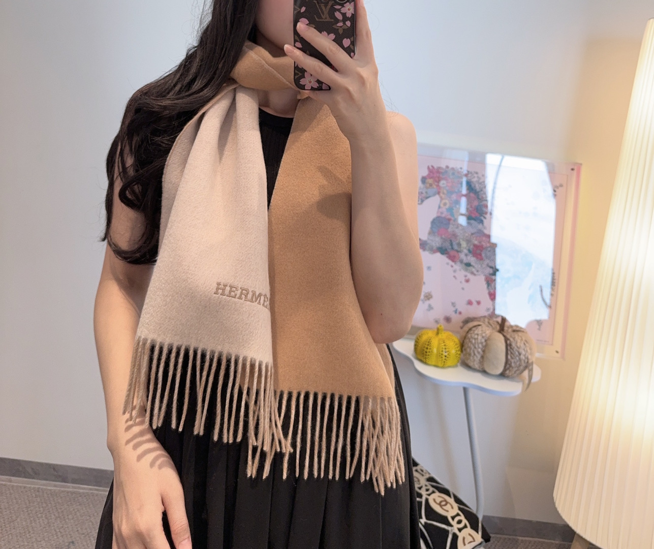 HERMFS【爱马仕】巴黎时装展双面羊绒围巾！采用蒙古高原细羊绒！手感满满地都是细腻的绒毛！这个价格绝对