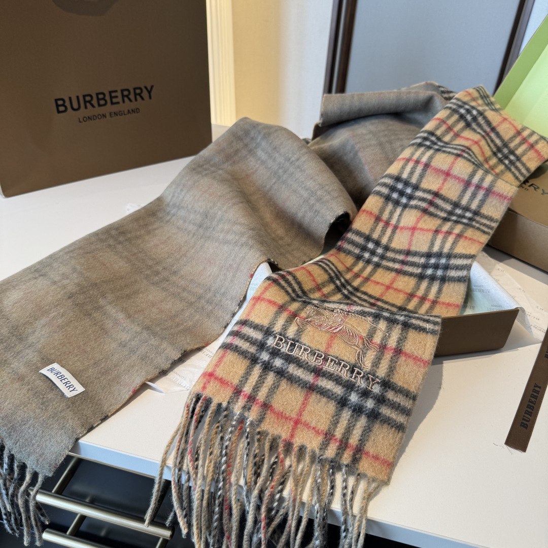 ✨✨Burberry · 巴宝莉双面围巾❗好看的要疯掉了，太有型太有魅力了❗❗非常斯文时尚的秋冬单品！真