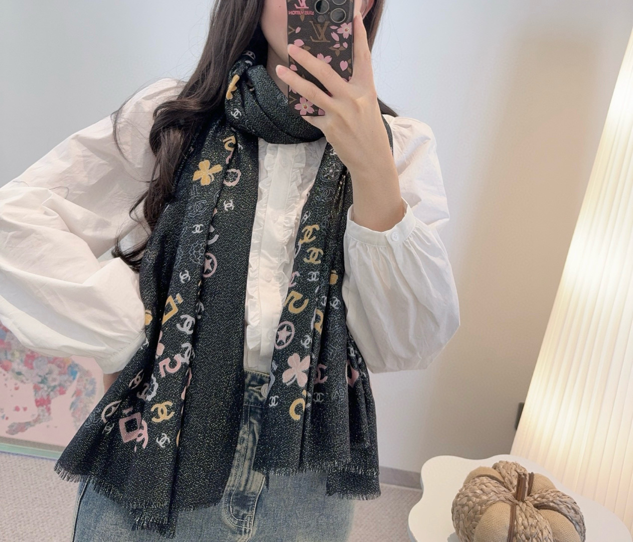 上新❤️超级有腔调！！！巨巨巨巨美的闪光女神】谁懂这种秋冬调性的美啊？！！！这款小香披肩也是我疯狂喜欢的