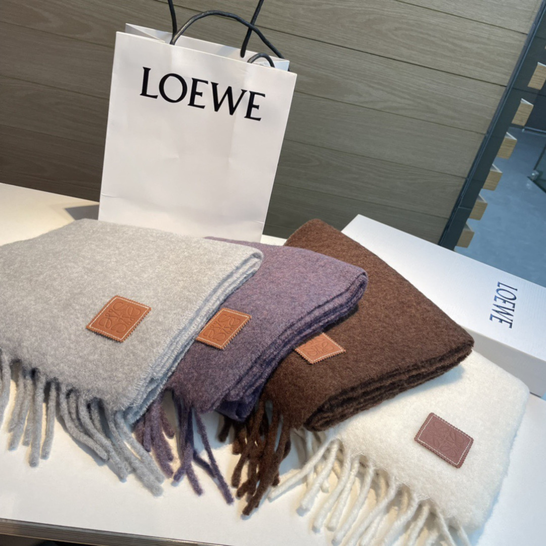 【▪❤️️Loewe超美新款马海毛围巾！超级推荐入手！】质感好货！罗意威主打的马海毛围巾~据说超难买哦！