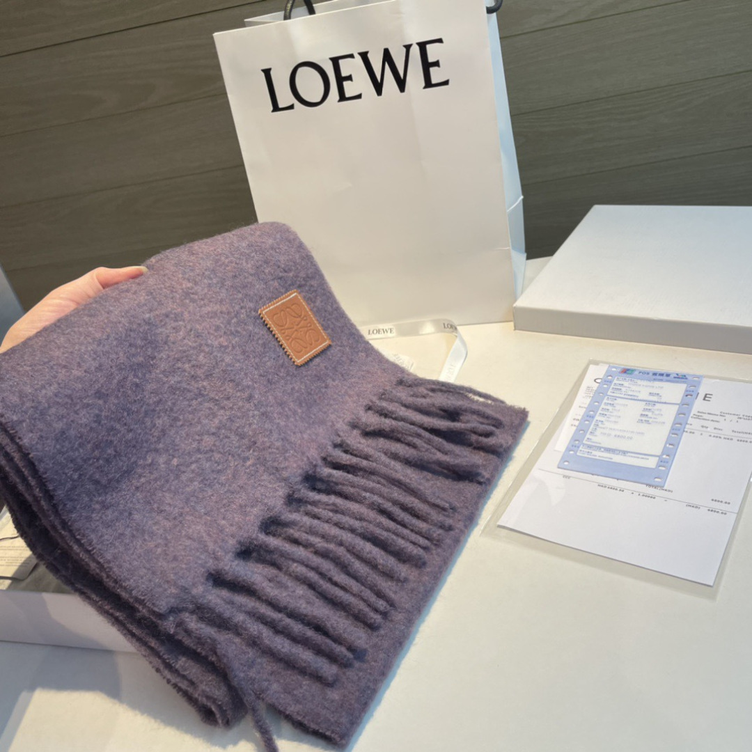 【▪❤️️Loewe超美新款马海毛围巾！超级推荐入手！】质感好货！罗意威主打的马海毛围巾~据说超难买哦！