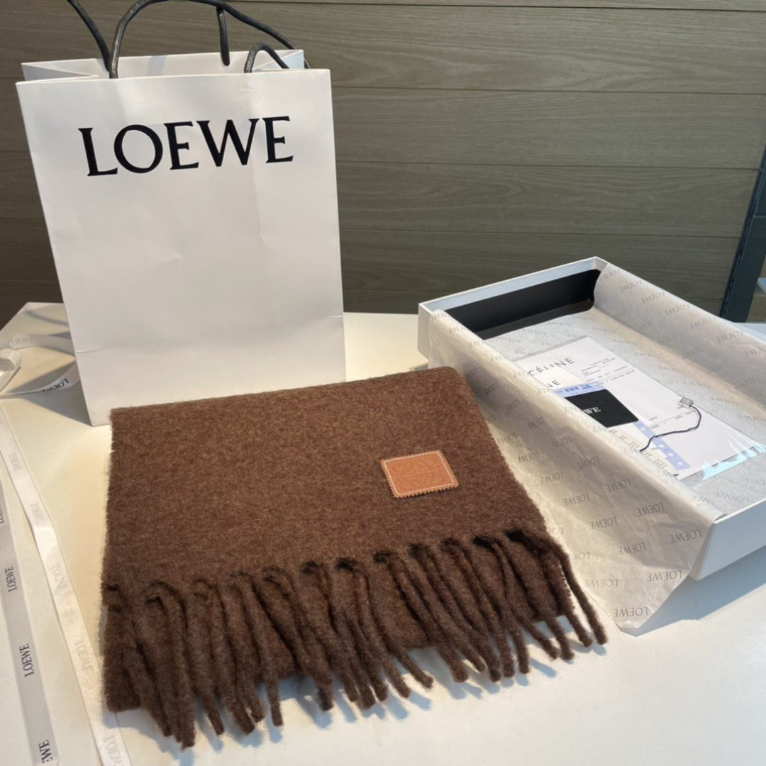 【▪❤️️Loewe超美新款马海毛围巾！超级推荐入手！】质感好货！罗意威主打的马海毛围巾~据说超难买哦！