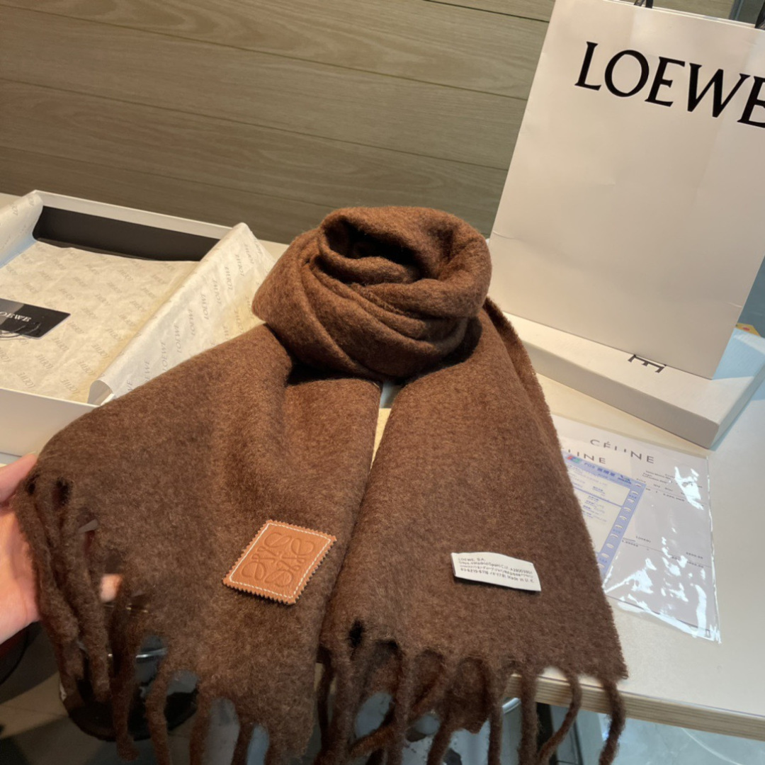【▪❤️️Loewe超美新款马海毛围巾！超级推荐入手！】质感好货！罗意威主打的马海毛围巾~据说超难买哦！