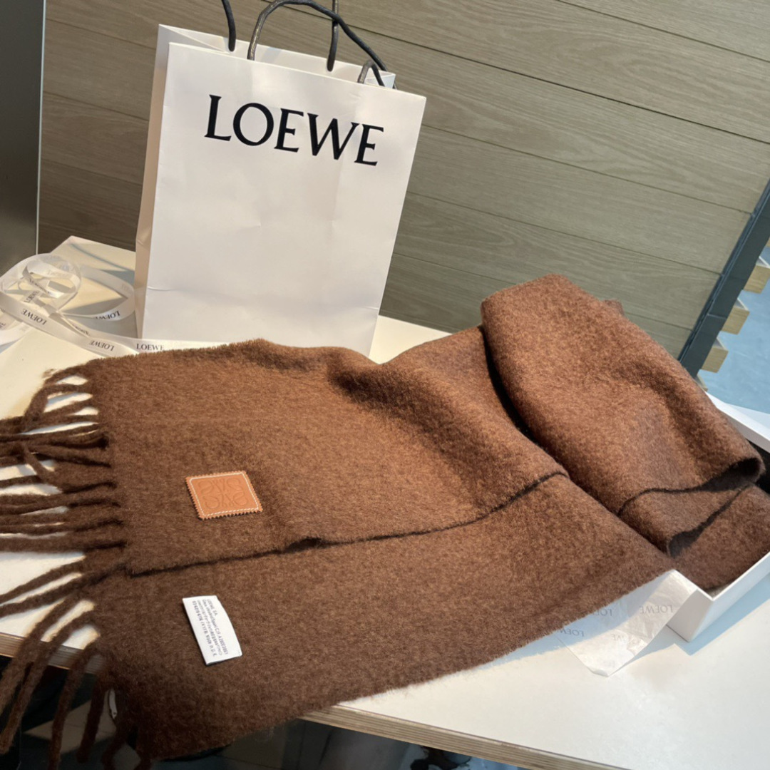 【▪❤️️Loewe超美新款马海毛围巾！超级推荐入手！】质感好货！罗意威主打的马海毛围巾~据说超难买哦！