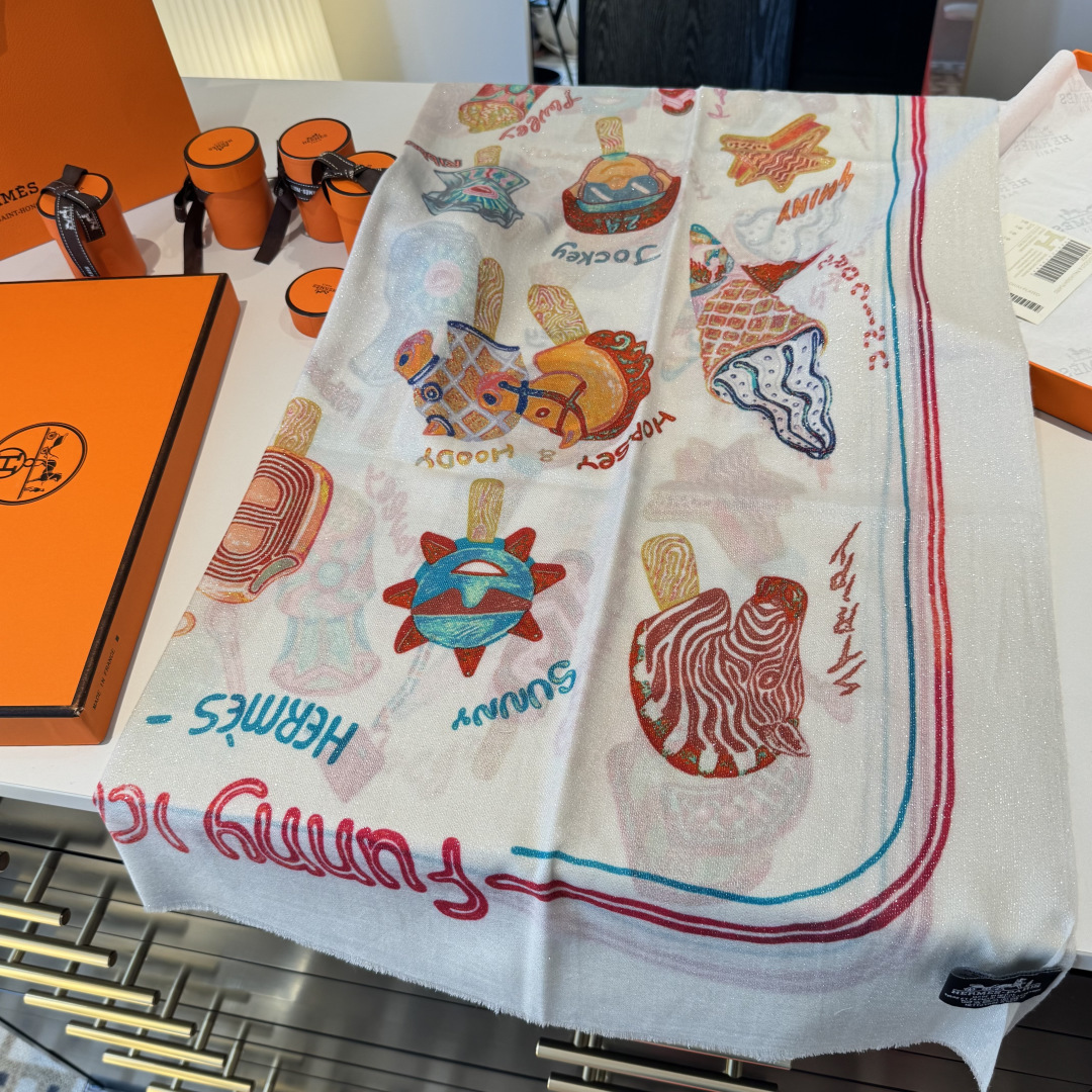 会发光发亮的围巾银丝羊绒长巾✨专柜同步‼️真心赞‼️驴家路易威登经典 Monogram 图案搭配彩色边框