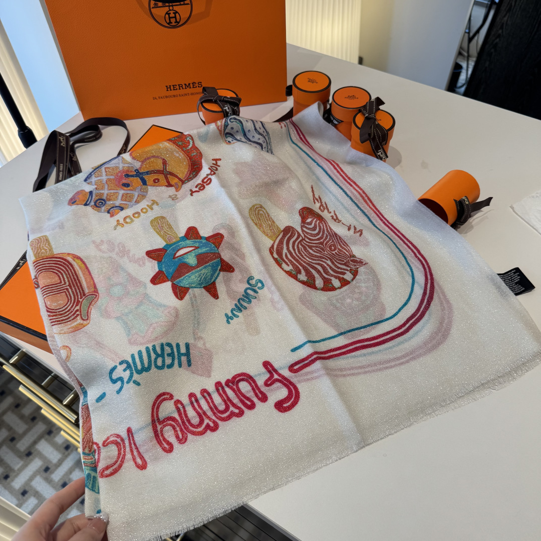 会发光发亮的围巾银丝羊绒长巾✨专柜同步‼️真心赞‼️驴家路易威登经典 Monogram 图案搭配彩色边框