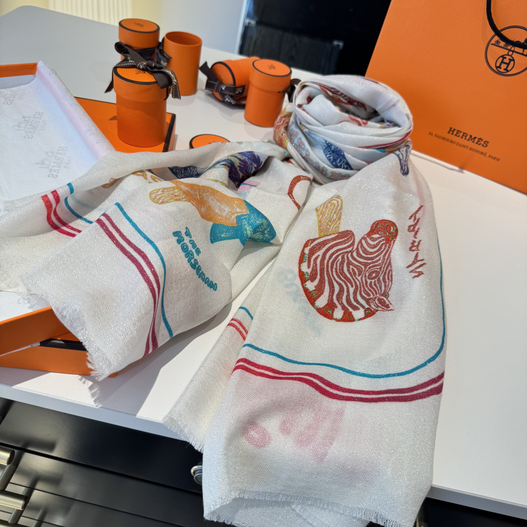 会发光发亮的围巾银丝羊绒长巾✨专柜同步‼️真心赞‼️驴家路易威登经典 Monogram 图案搭配彩色边框