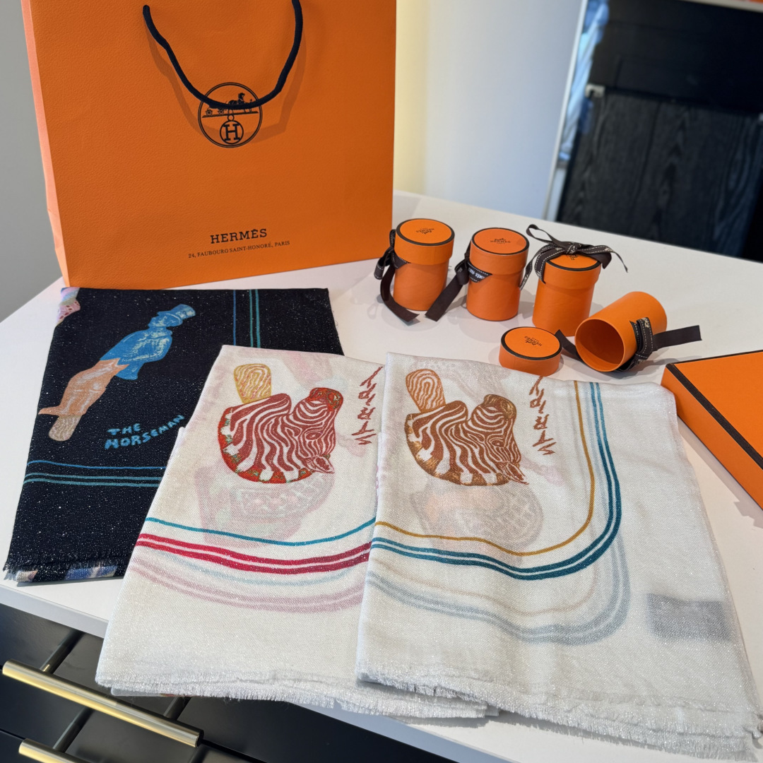 会发光发亮的围巾银丝羊绒长巾✨专柜同步‼️真心赞‼️驴家路易威登经典 Monogram 图案搭配彩色边框