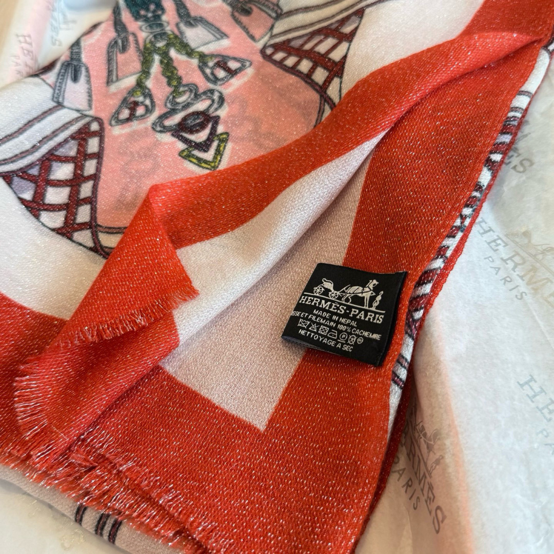 会发光发亮的围巾银丝羊绒长巾✨专柜同步‼️真心赞‼️驴家路易威登经典 Monogram 图案搭配彩色边框